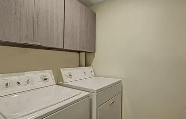 Beautiful and Spacious 1bed 1bath unit