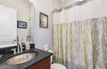 A spacious 2 bed 2 bath unit available for lease (St NW)