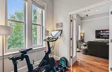 A spacious 2 bed 2 bath unit available for lease (St NW)