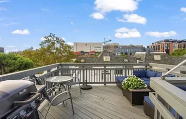 A spacious 2 bed 2 bath unit available for lease (St NW)