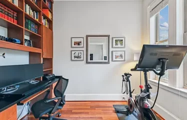 A spacious 2 bed 2 bath unit available for lease (St NW)