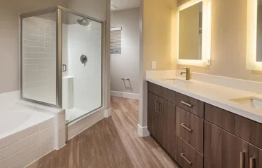 2bed 2bath unit in Los Angeles